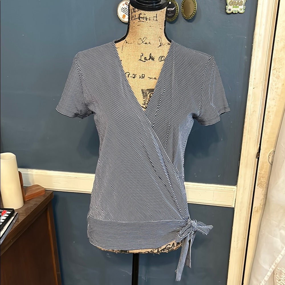 LOFT Gray Wrap Tie Front Blouse Short Sleeve